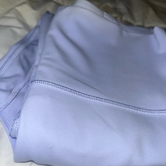 Lululemon Size 8 Yoga Pants: Stay Comfy and Stylish in Vibrant Violet - Picture 4 of 12